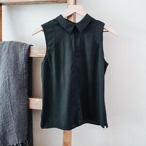 Ann Taylor Black Sleeveless Blouse with Peter Pan Collar (Size XS)